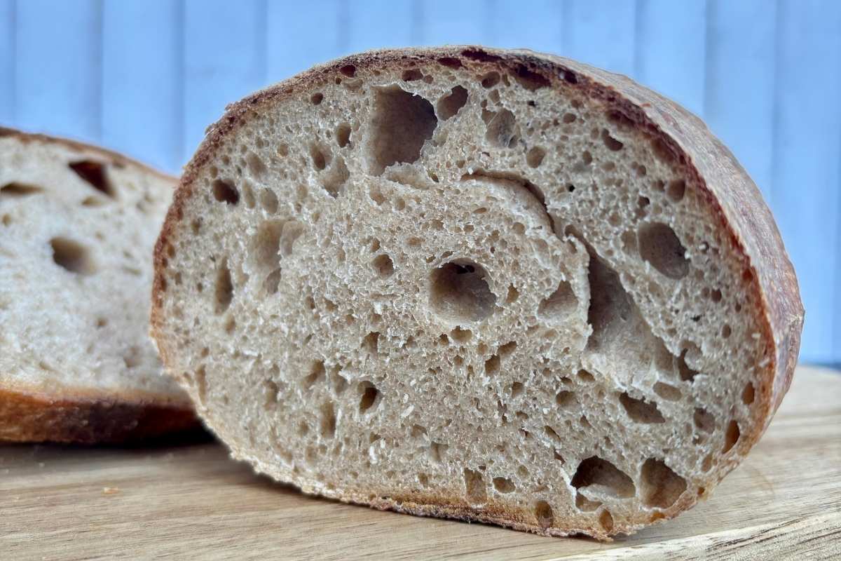 Sauerteigbrot mit dunklem Mehl – Schweizer Ruchbrot