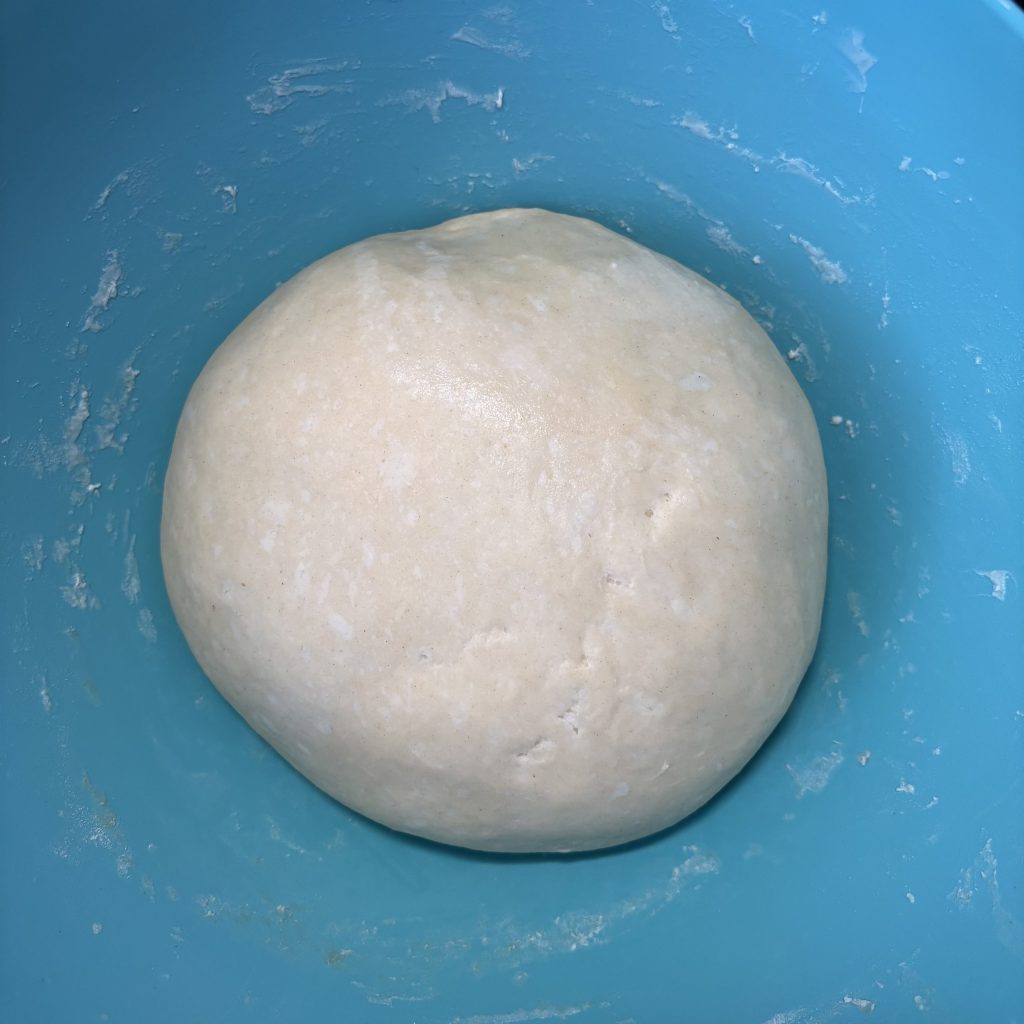 Glatter Teig für Sauerteig Tortillas nach der Ruhezeit