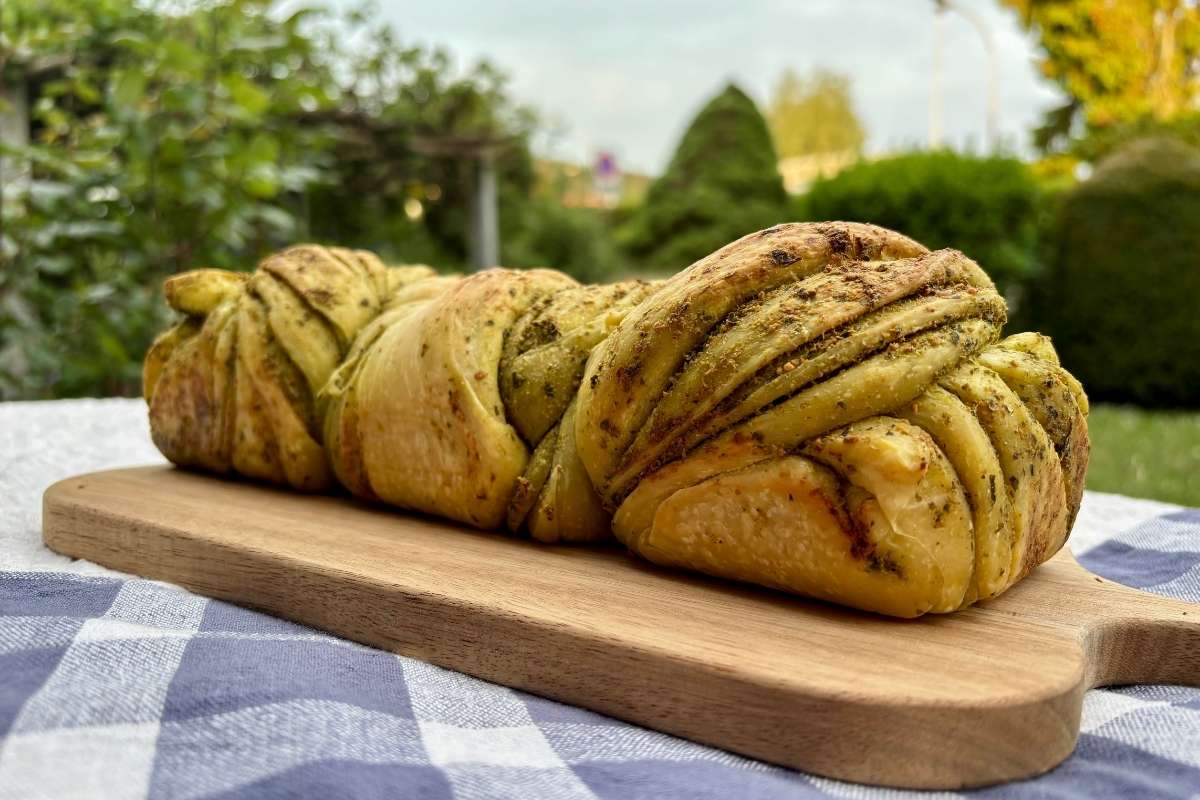 Sauerteig Pestobrot – würzig & einfach gemacht