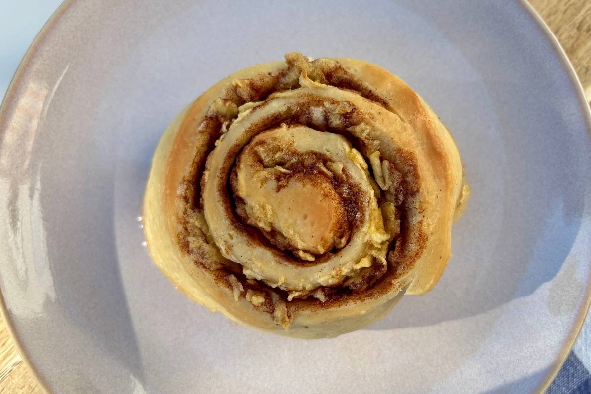 Sauerteig Zimtschnecken mit Apfel – saftig & einfach